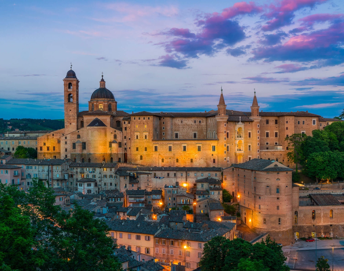 Mis stiilis on Urbino ajalooline keskus?